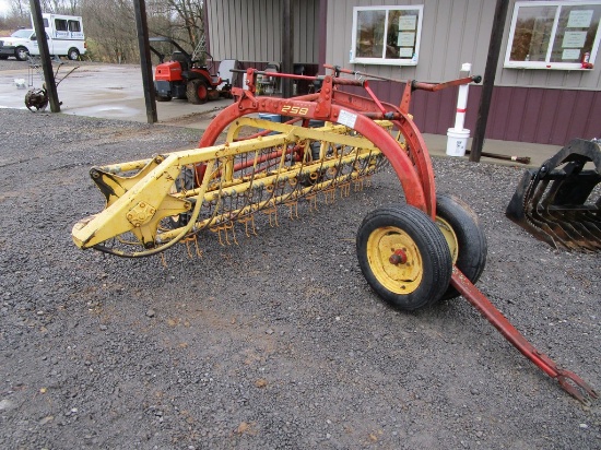 New Holland 258 Dolly Rake