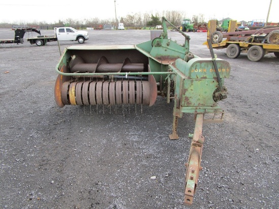 John Deere 24T Sq Baler