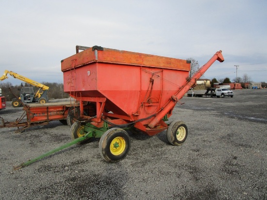 Gravity Wagon w/Auger on Jd Gear