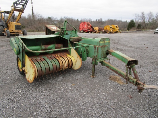 John Deere 24T Sq Baler