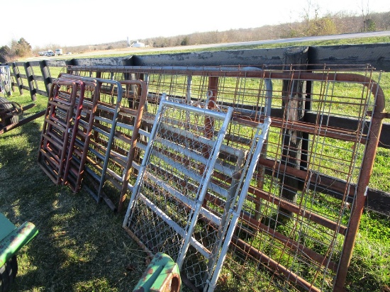 8 used Gates & 2 Hog Panels