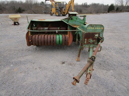 John Deere 24T Sq Baler