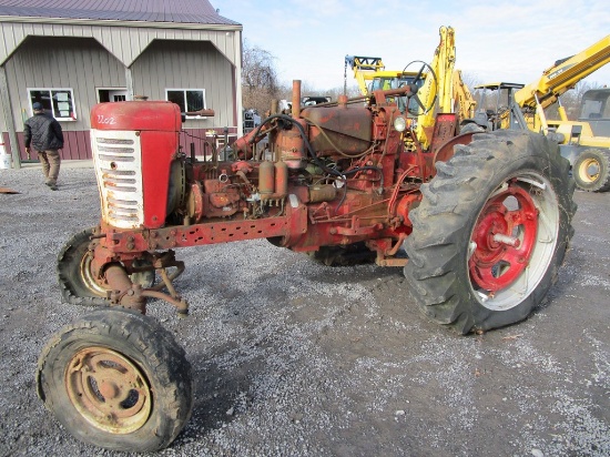 Farmall 450? Salvage Tractor