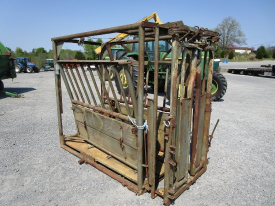 Livestock Chute W/ Transport Wheels
