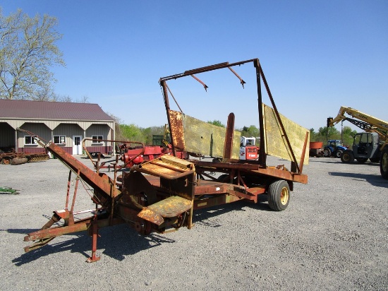 New Holland 1010 Stack Hand