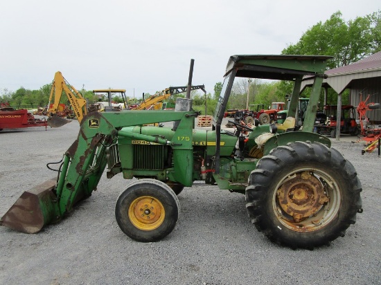 John Deere 2040 W/ John Deere 175 Loader