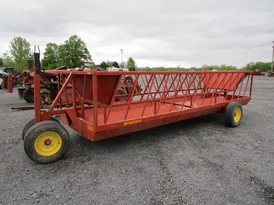 Pequea 520 Bale Feeder Wagon