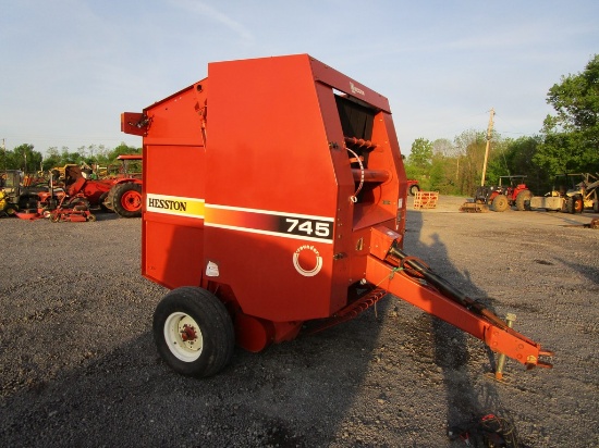 Hesston 745 Rd Baler