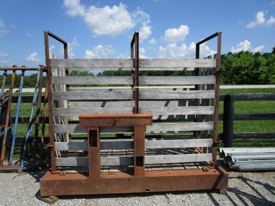 PAUL LIVESTOCK SCALES W/ WEIGHT