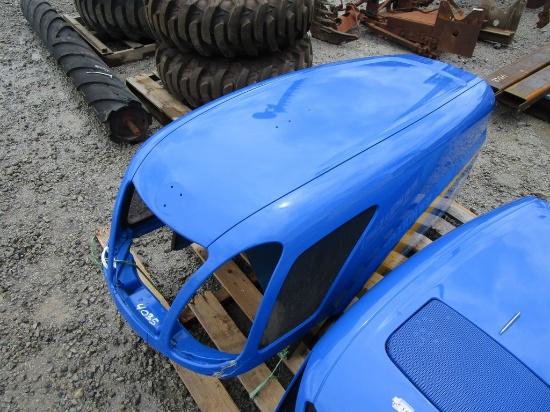 NEW HOLLAND TRACTOR HOOD T5040