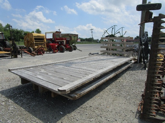 20'  WAGON FLAT W/ BACK BOARD
