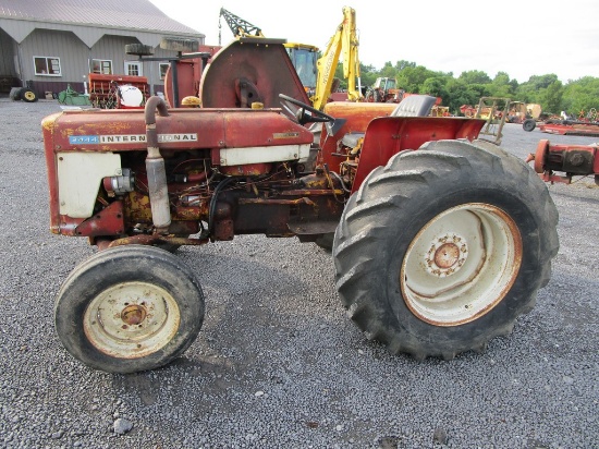 IH 2444 TRACTOR