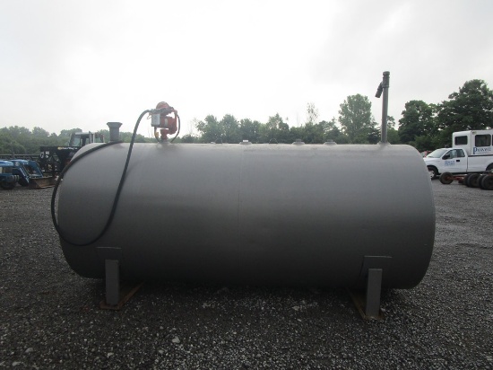 2000 GALLON FUEL TANK W/PUMP
