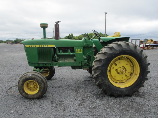 JOHN DEERE 4010 TRACTOR