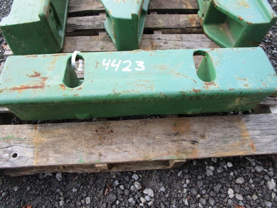 JOHN DEERE WEIGHT BRACKET
