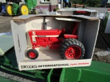 IH HYDRO 100 TOY TRACTOR