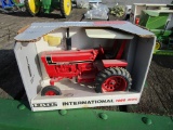IH 1066 TOY TRACTOR