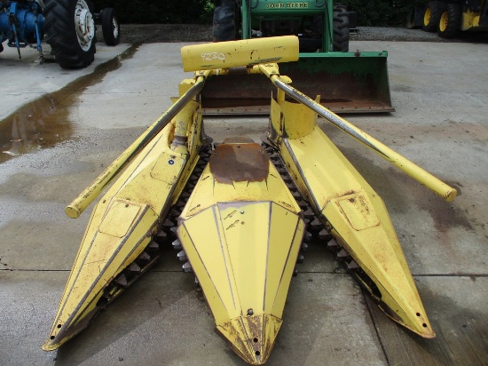 NEW HOLLAND 824 CORN HEAD