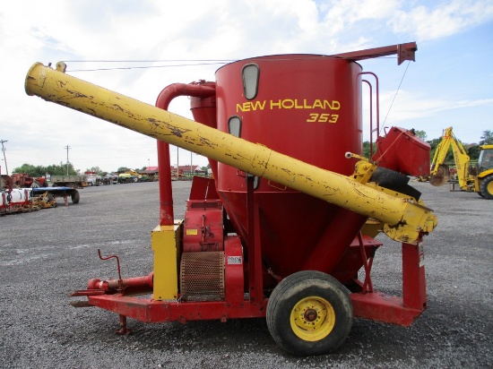 NEW HOLLAND 353 GRINDER MIXER