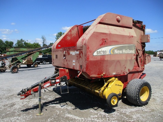 NEW HOLLAND BR 780A RD BALER