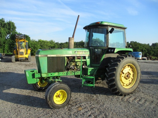 JOHN DEERE 4040 CHA TRACTOR