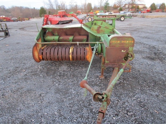 JOHN DEERE 24T SQ BALER