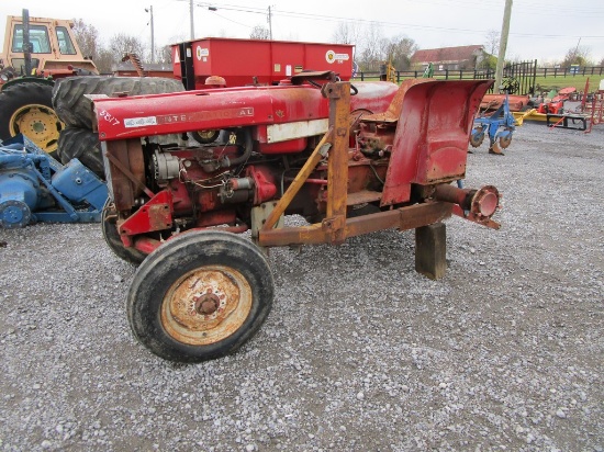 IH 444 GAS TRACTOR