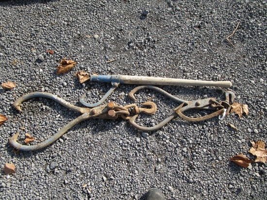 LOG ROLLER AND 2 LIFITNG TONGS