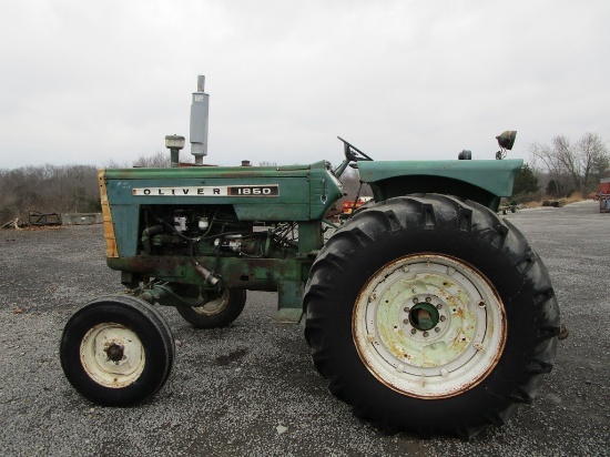 OLIVER 1850 TRACTOR