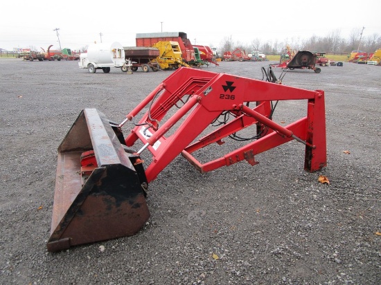 MASSEY FERGUSON 236 LOADER W/ BRACKET
