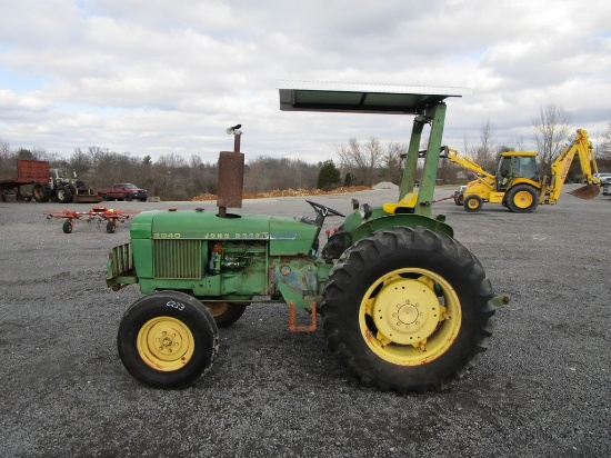 JOHN DEERE 2040 TRACTOR