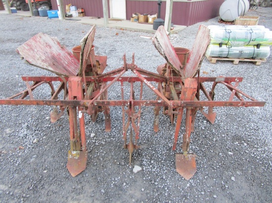 3PT CULTIVATOR W/ PLANTER UNITS