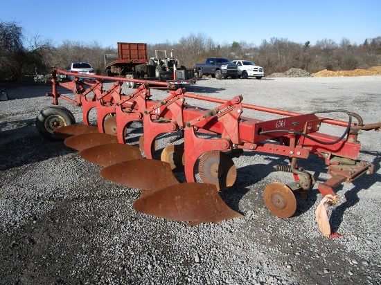 IH 720 5X PLOW