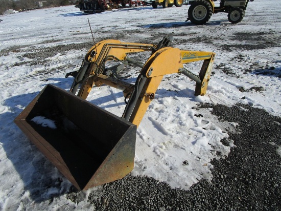 CUB CADET 476 LOADER W/ BRACKETS