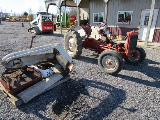 FORD 600 TRACTOR