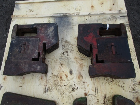 6) IH STAMPED 100# WEIGHTS