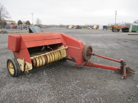 NEW HOLLAND 68 SQ BALER