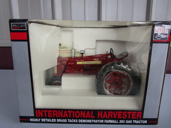 FARMALL 350 HIGH DETAIL TRACTOR TOY
