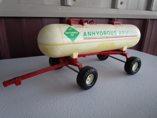 ANHYDROUS AMMONIA WAGON TOY