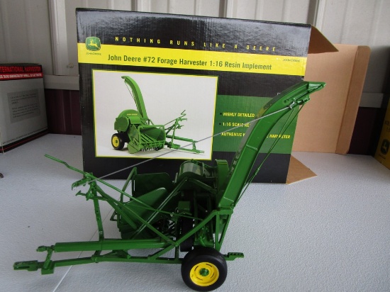 JOHN DEERE #72 FORAGE HARVESTOR RESIN IMPLEMENT