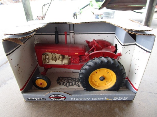 MASSY-HARRIS 555 TRACTOR TOY