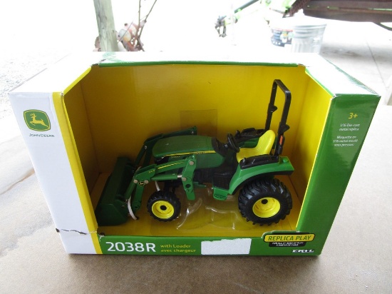 JOHN DEERE 2038 R LOADER TOY