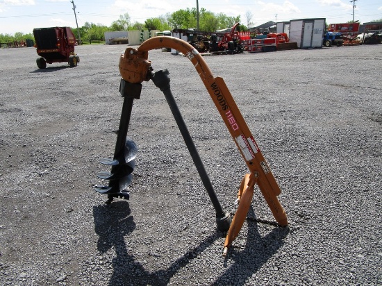 WOODS 1160 POST HOLE DIGGER