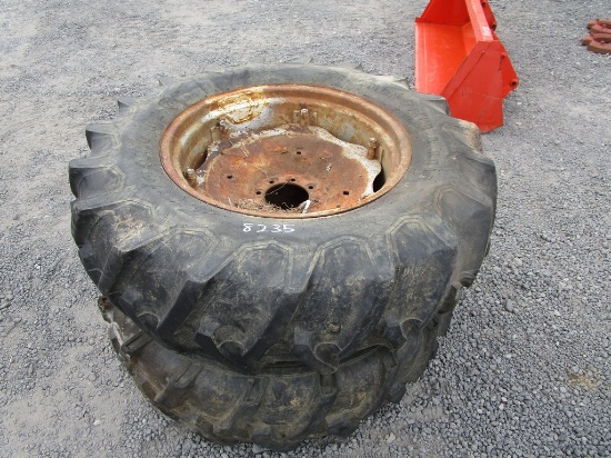 PAIR 14.9-28 TRACTOR TIRE