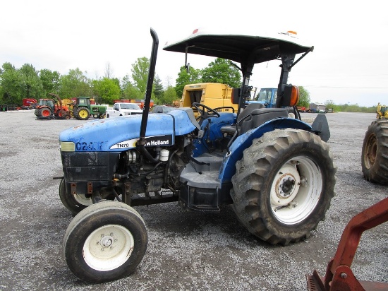 NEW HOLLAND TN70 TRACTOR