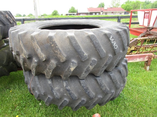 PAIR 20.8-38 TRACTOR TIRES