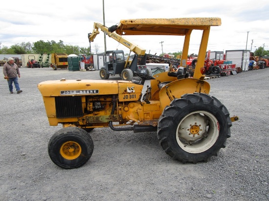 JOHN DEERE 301 DIESEL TRACTOr