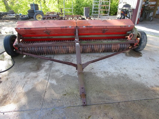 BRILLION SURE STAND SEEDER 12'