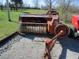IH 440 SQ BALER
