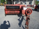 MASSEY FERGUSON 124 SQ BALER